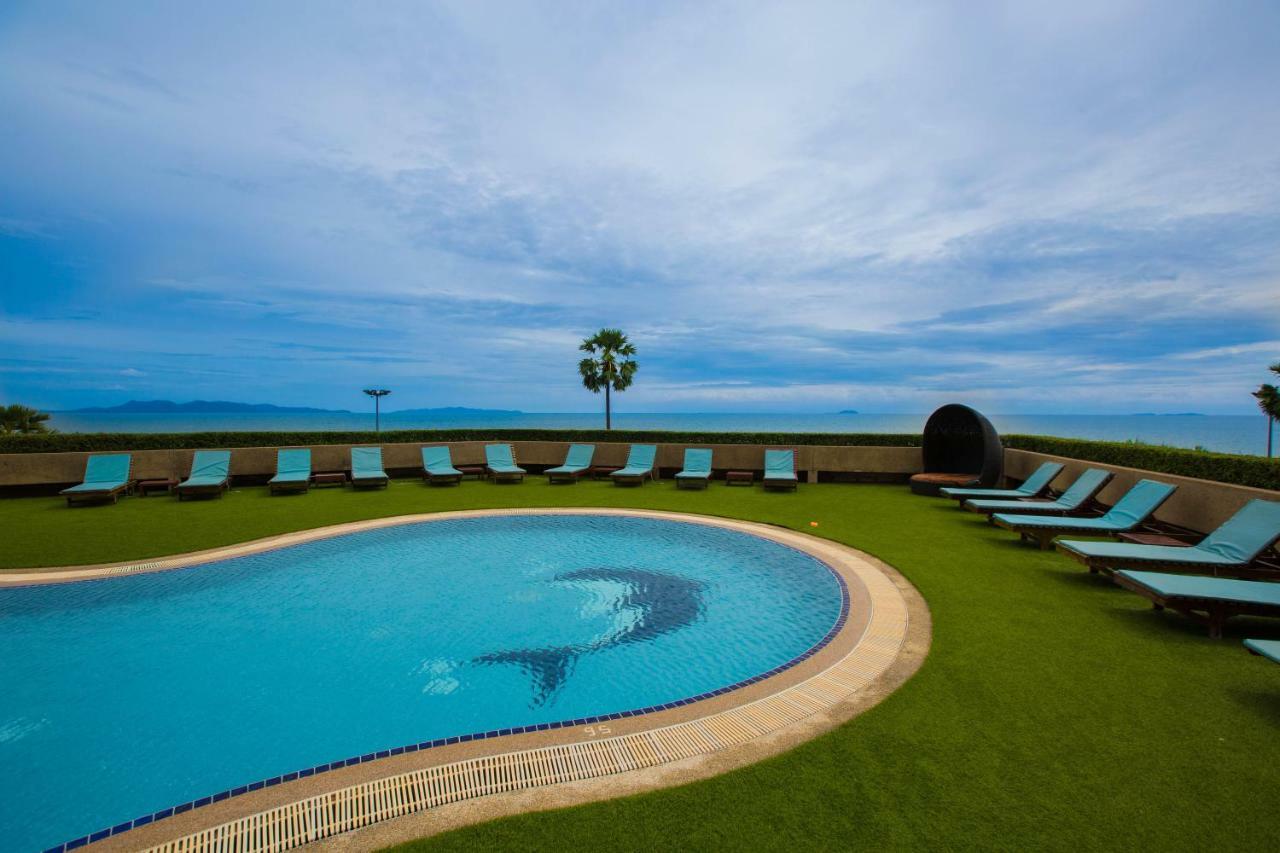The Circle Residence Pantai Jomtien Luaran gambar